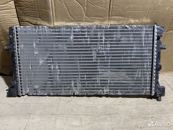 Радиатор основной Volkswagen Polo 6R0121253