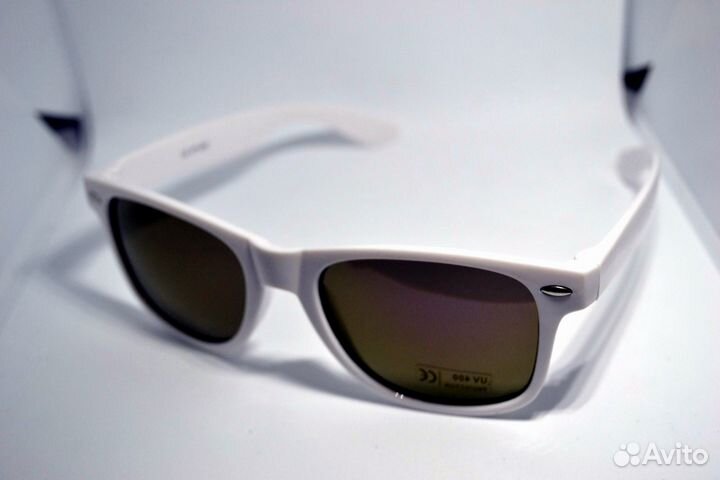 Новые солнцезащитные очки Wayfarer (RayBan)