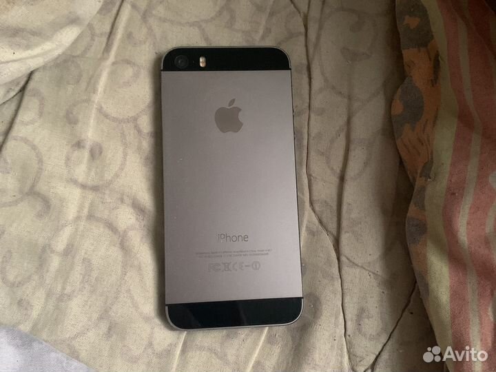 Телефон iPhone 5s