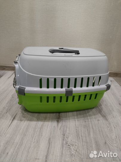 Переноска для животных с железной дверцей до 12 кг
