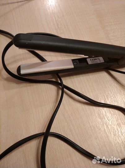 Выпрямитель -утюжок для чёлки