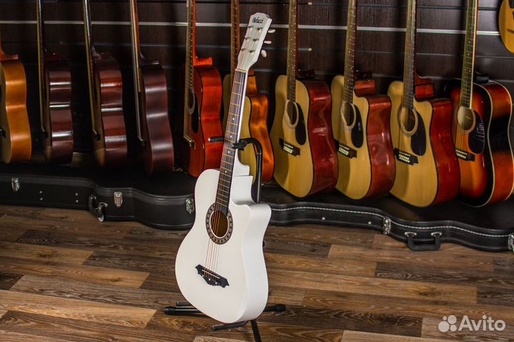 Акустическая гитара Belucci + Аксессуар