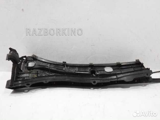 Водосток лобового стекла (жабо)