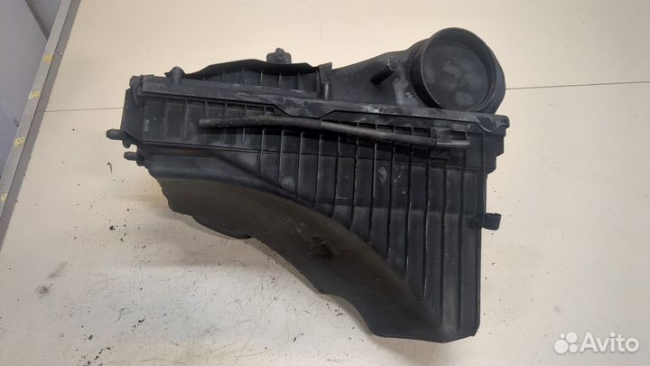 Корпус воздушного фильтра Volkswagen Touareg, 2006