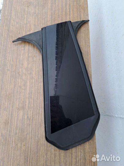 Декоративная накладка стойки Mercedes-Benz GLA