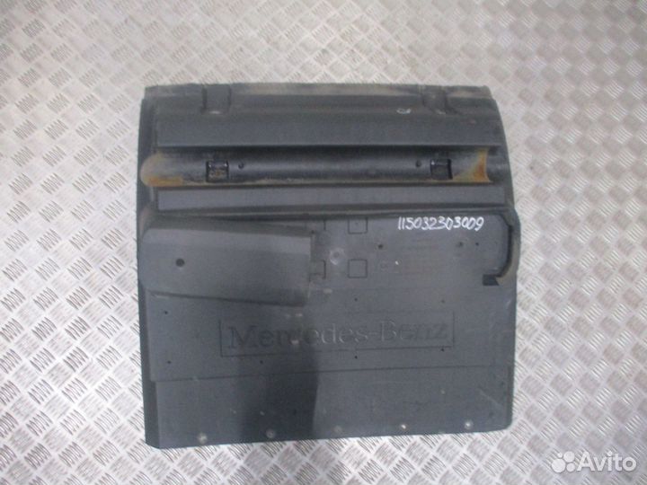 Крыло заднее Mercedes-Benz A9605200520