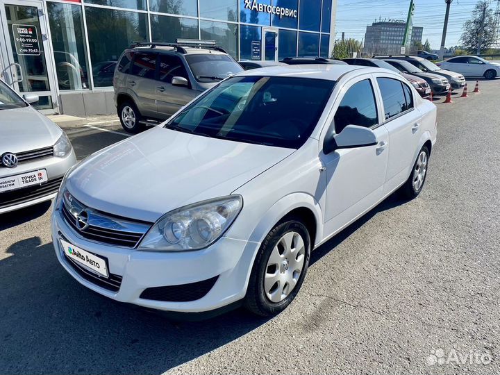 Opel Astra 1.6 МТ, 2013, 213 000 км