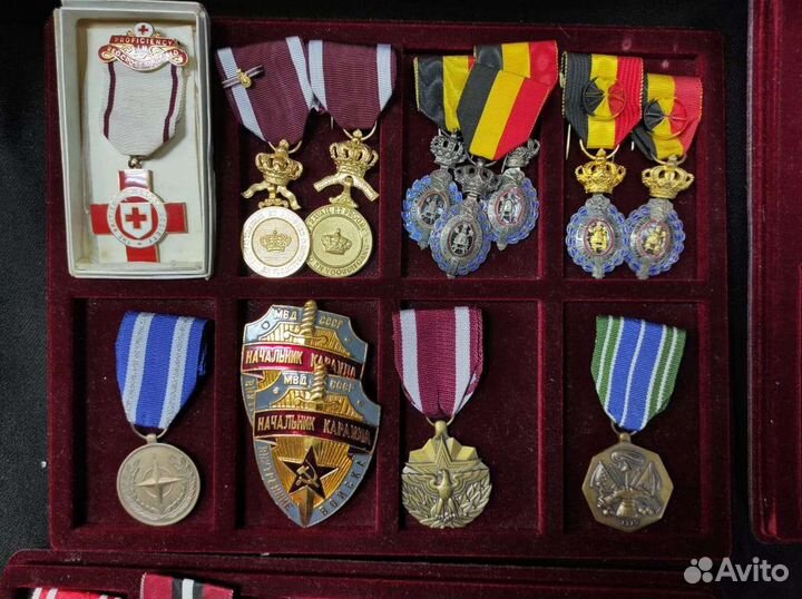 Значки и нагрудные знаки аиф, иностранные и СССР