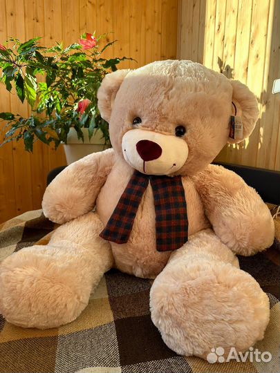 Плюшевый мишка большой