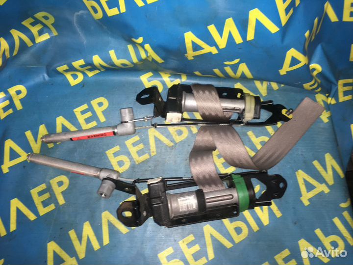 Передний ремень безопасности Volvo S80