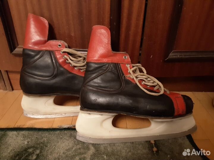 Коньки хоккейные