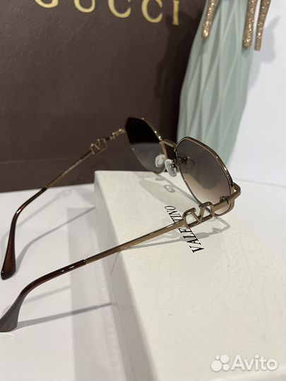 Солнцезащитные очки женские valentino коричневые