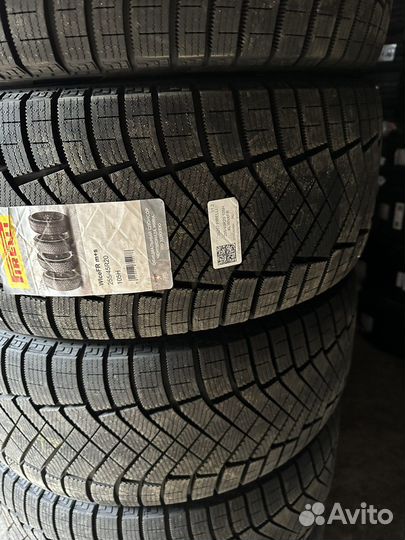 Pirelli Ice Zero FR 255/45 R20 105H