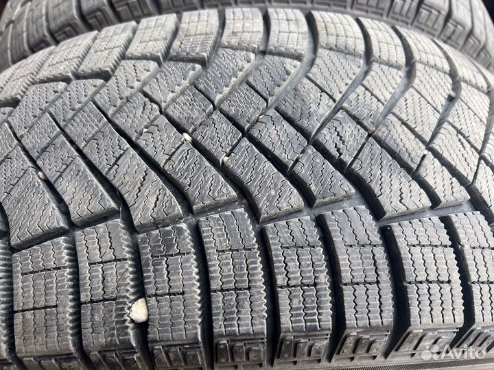 Pirelli Ice Zero FR 235/60 R18