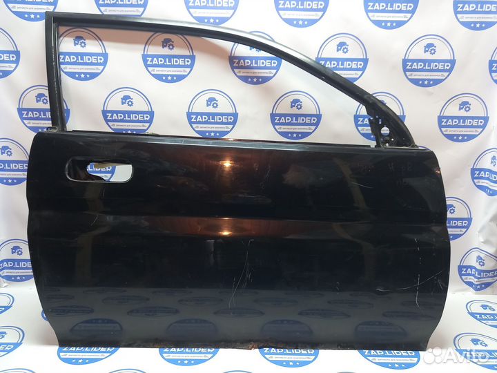 Правая дверь Honda HRV