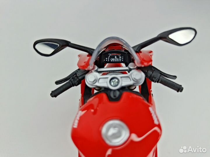 Модель Мотоцикла Ducati Panigale 1199 Масштаб 1:12