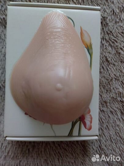 Протез молочной железы левый