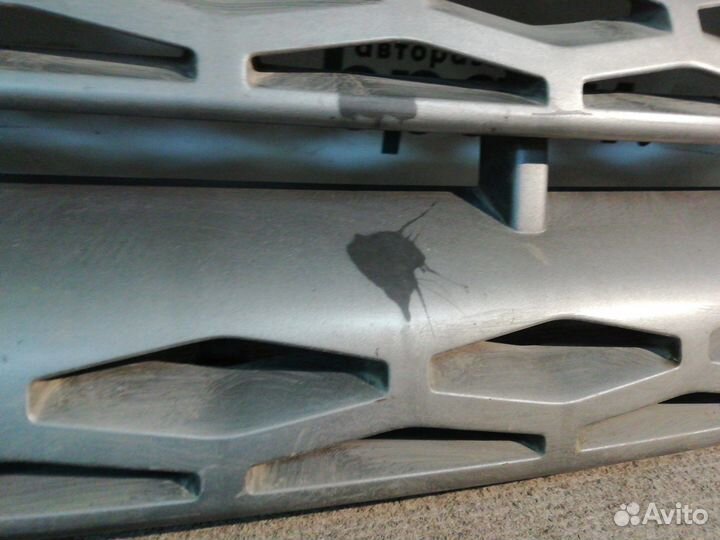 Решетка радиатора DJ32-8200-AA Land Rover Range