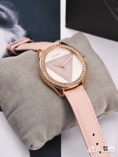 Часы Guess с Poizon