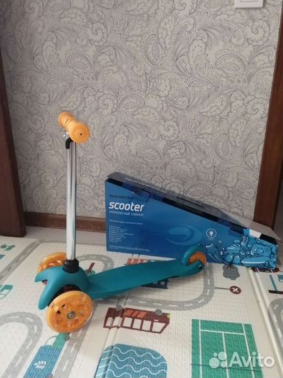 Самокат детский трехколесный новый