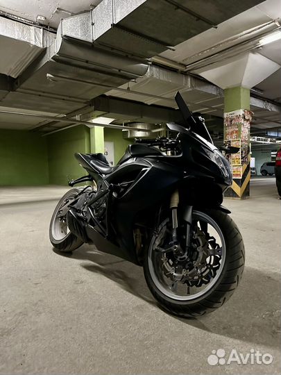 Suzuki GSX-R 750