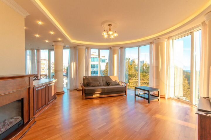 3-к. квартира, 126 м², 6/8 эт.