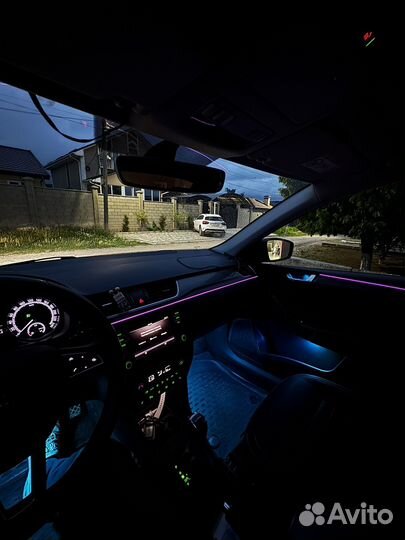 Контурная подсветка салона авто