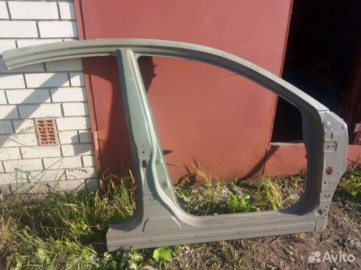 Ниссан Альмера G15 панель правой стороны порог