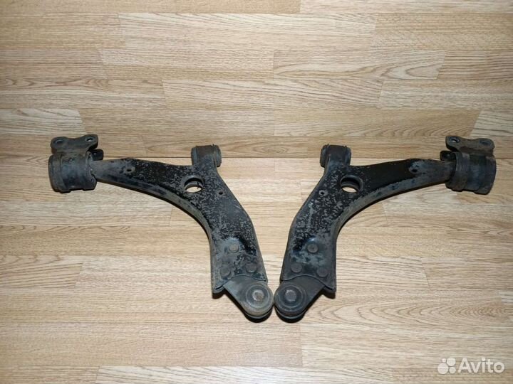 Рычаг передний Ford Kuga 1