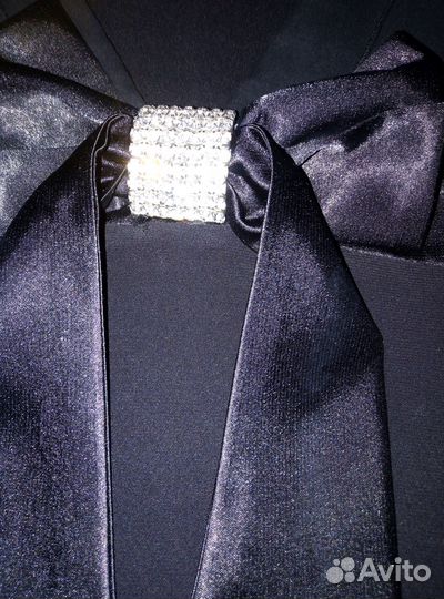 Женская нарядная футболка