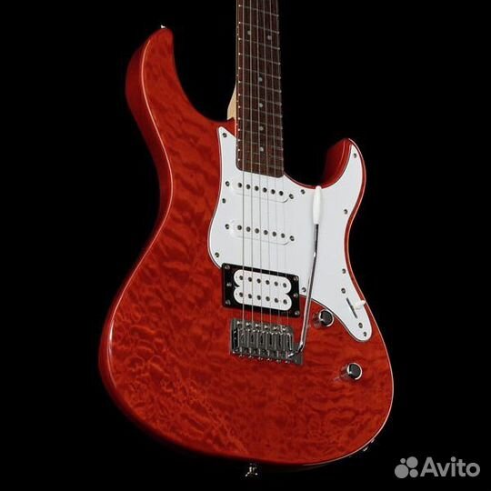 Электрогитара Yamaha + Аксессуары