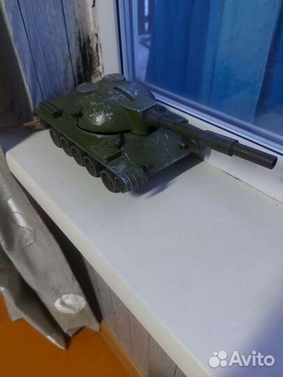 Игрушка танк СССР