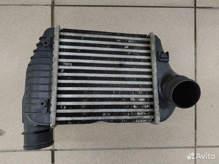 Интеркулер Audi A6 C6 2,0TDI 2,0tfsi 4F0145805AA