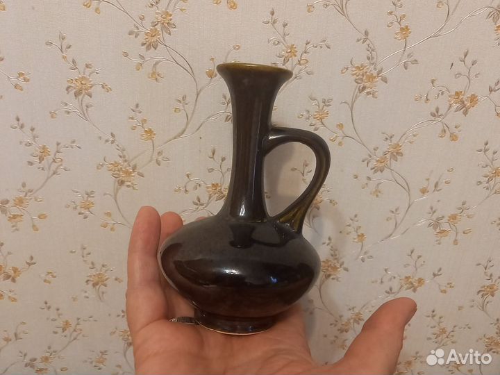 Маленькая вазочка для цветов