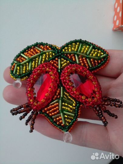 Брошь из бисера