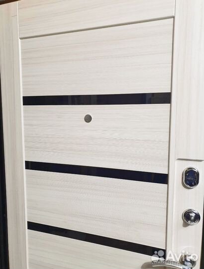 Входная Дверь в квартирку с установкой