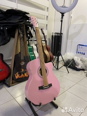 Акустическая гитара для девочек