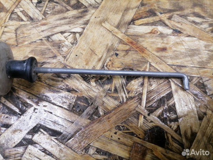 Активатор замка двери передний правый Audi 100 С3