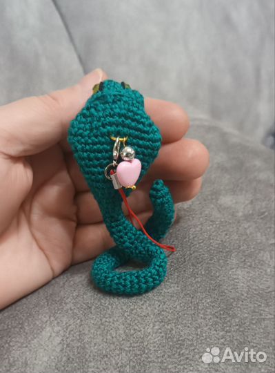 Кобра вязаная игрушка