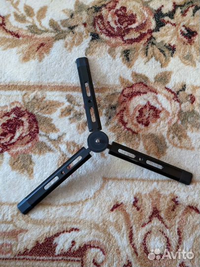 Штатив тринога металлическая