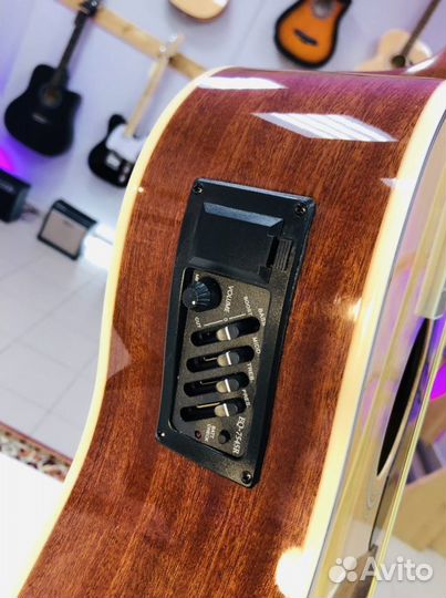 Гитара электроакустическая новая