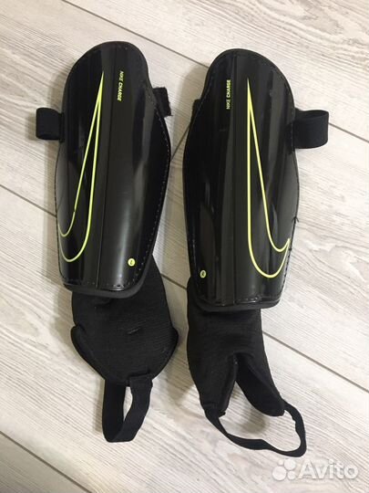 Футбольные щитки