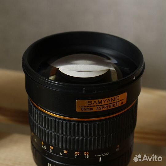 Объектив Samyang 85mm 1.4 для Canon EF