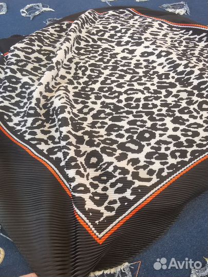 Большой красивый платок Гофре