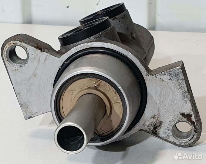 Главный тормозной цилиндр Renault Logan