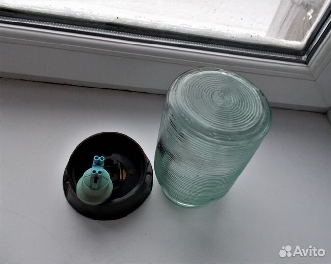 Светильник (плафон) закрытого типа со стеклом