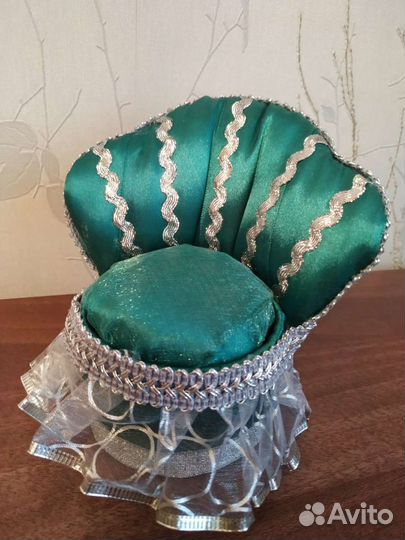 Игольница-трон