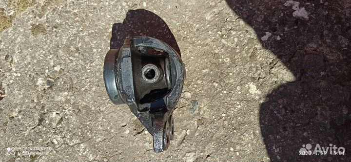 Подушка двигателя