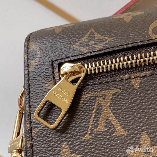 Louis Vuitton Pochette Metis Monogram