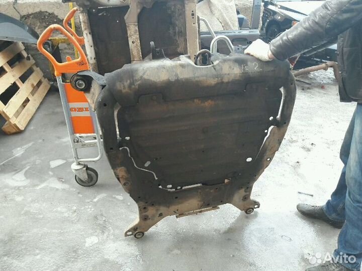 Ленд ровер фрилендер 2 подрамник двигателя передни